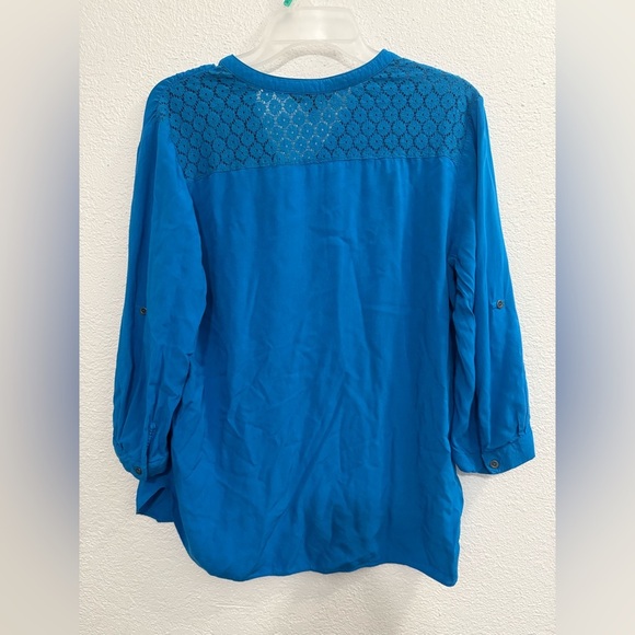 Kenneth Cole Blouse Women M Small Blue V-Neck Button Long Sleeve Pockets Casual - Picture 4 of 6